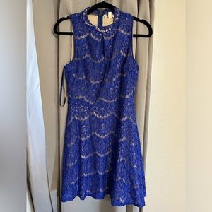 Blue sleeveless lace dress